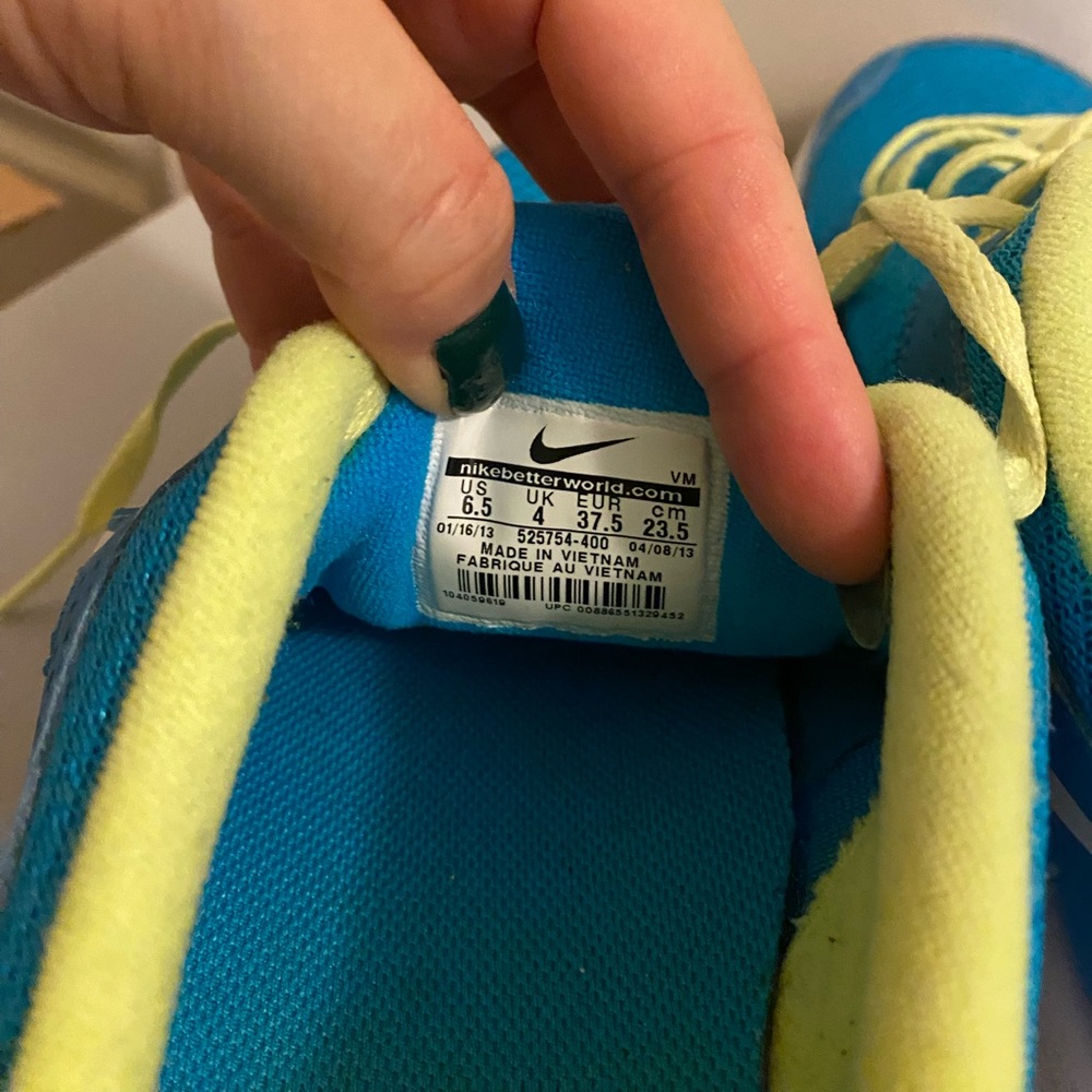 Nike Sneakers - Picture 5 of 5
